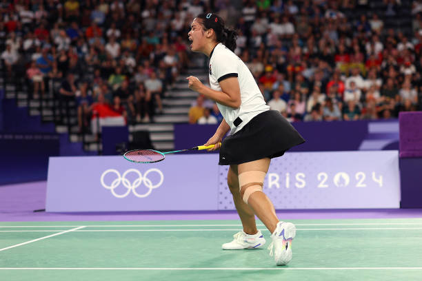 从Yonex到Victor：羽毛球拍巨头Logo的设计哲学