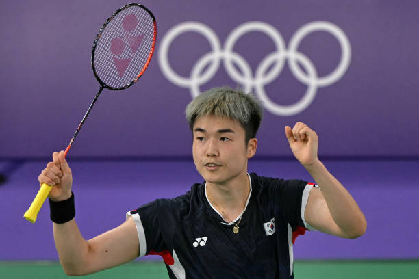 羽毛球女选手着装争议：短裤是否影响比赛公平性？