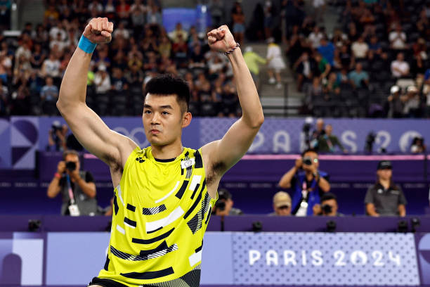 羽毛球单双打技术差异：从杀球到网前处理的技巧对比