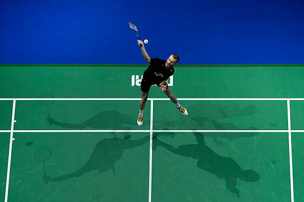 羽毛球场地单打左区与双打右区标记图解