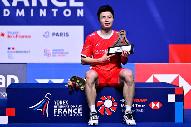 羽毛球发球步法常见错误及纠正方法