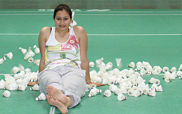 羽毛球拍5U和6U是什么意思？初学者必看重量解析