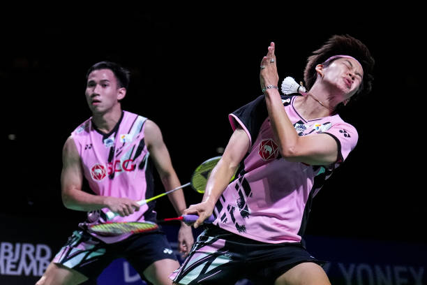 Yonex Voltric 9 DG Slim羽毛球拍：科技与设计的双重突破