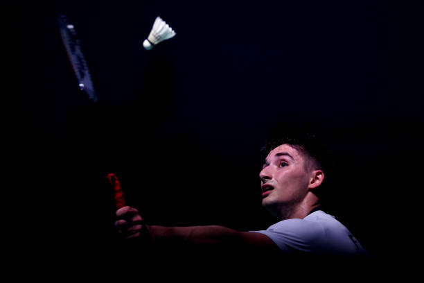 羽毛球耐打测试：鸭毛 vs 鹅毛 vs 合成球