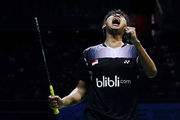 学校羽毛球场标准长度是多少？