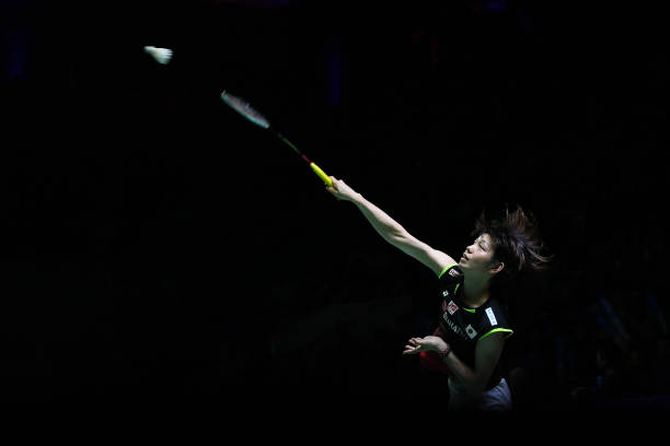 羽毛球场地面材质有哪些？PU、木地板还是塑胶更优？