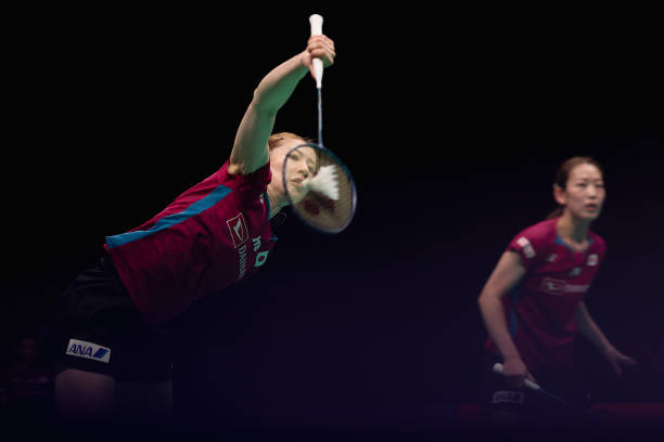 羽毛球双打反手接球技巧全解析：从基础到进阶