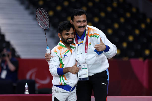 李宁羽毛球价格表及选购指南：如何根据预算选球？