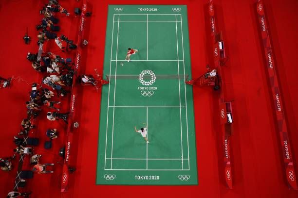 羽毛球单打计分方法解析：如何正确计算得分与换发球