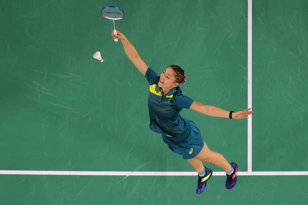 羽毛球场地分区图解：前场、中场、后场的战术运用