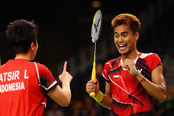 羽毛球场地的精确测量：长度与宽度详解