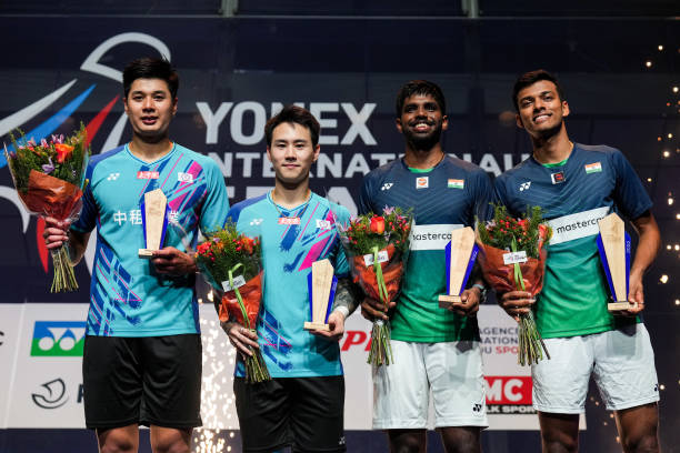 正手发球与反手发球对比：哪种更适合初学者？