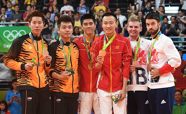 专业羽毛球场标准尺寸详解：单打与双打区域划分