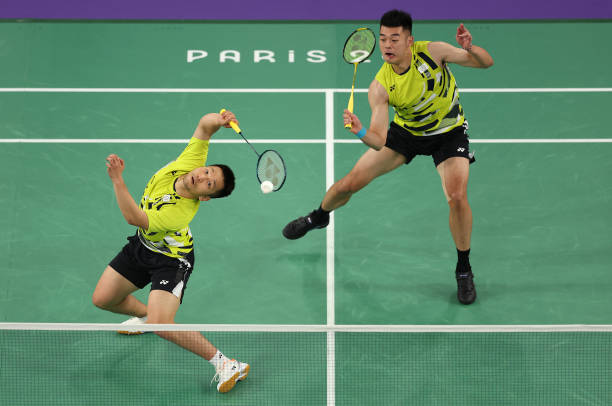 羽毛球拍品牌大比拼：尤尼克斯VS李宁，谁更胜一筹？