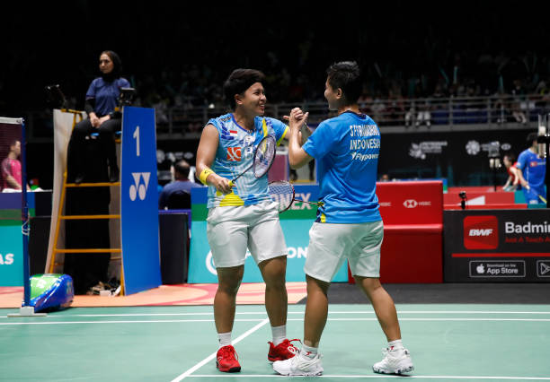 羽毛球比赛中的“连击”违例：规则与处罚