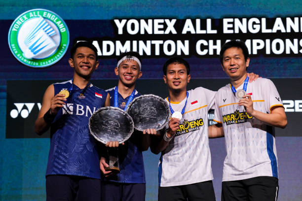 尤尼克斯、李宁、胜利：哪款羽毛球拍更适合你？