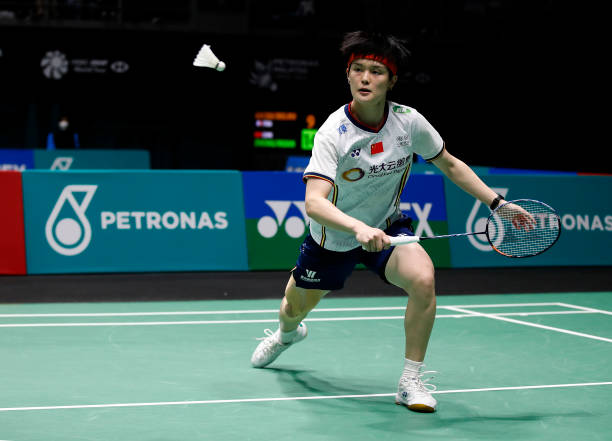 掌握高远球的关键：如何优化你的步伐技巧