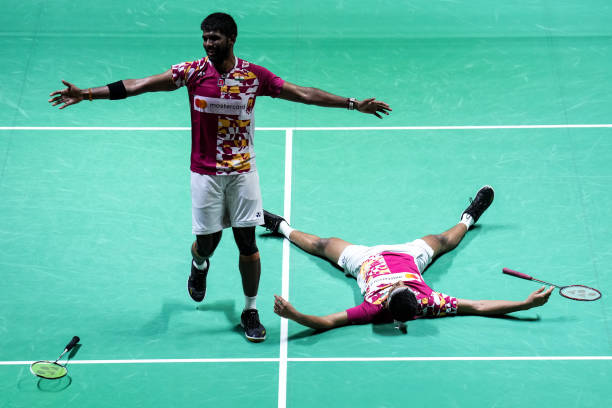 羽毛球拍参数解析：4U5和4U6分别代表什么？