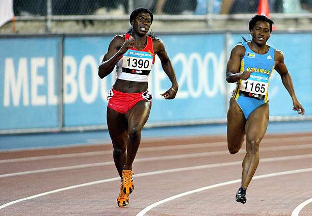 高远球握拍图解：如何利用握拍变化增加击球角度