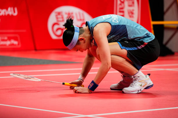 羽毛球手绘教程：如何画出逼真的击球动作