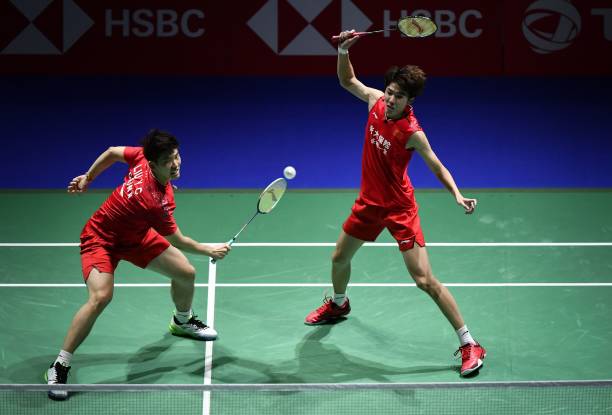 儿童羽毛球拍选购误区：别只看身高，这些因素也很关键！