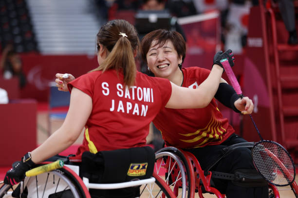 室内VS室外羽毛球场：场地材质与规格差异对比