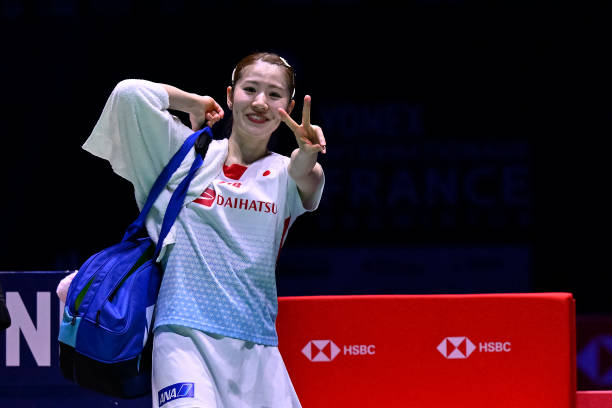 羽毛球单打站位策略：如何控制全场节奏