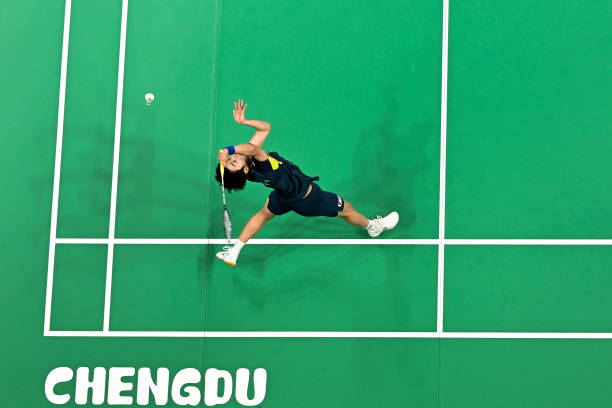 羽毛球单打边线长度对比：国际标准与业余场地的差异