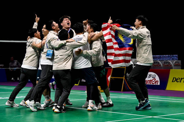 羽毛球比赛中的暂停与换边规则：何时可以休息？