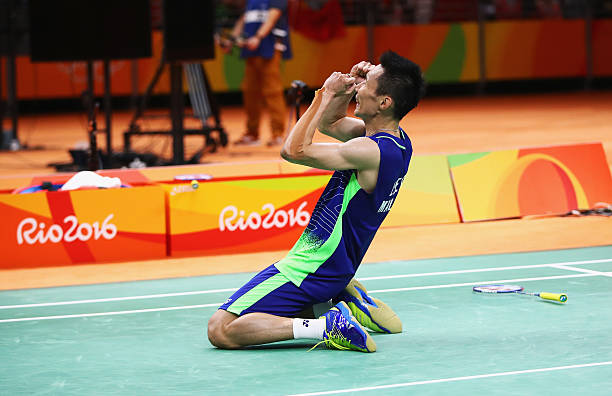 羽毛球基础教学：单打/双打规则与站位技巧