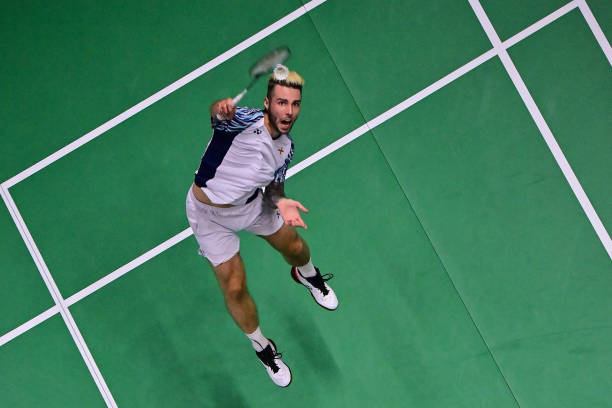 尤尼克斯、李宁、胜利三大品牌羽毛球拍横向测评