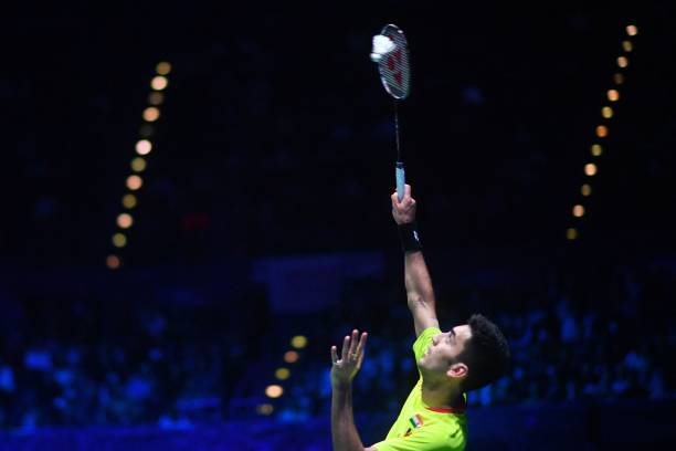 羽毛球单打规则解析：从发球到边界线的完整指南