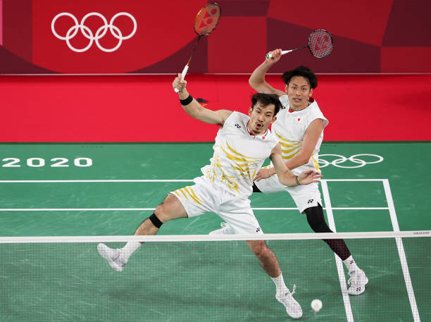 亚狮龙羽毛球型号全攻略：从训练到比赛如何选？