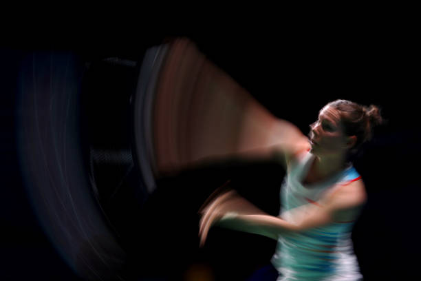 运动改善视力？医生提醒：打羽毛球不能替代近视治疗