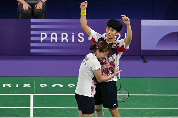 羽毛球拍哪个牌子最划算？2024年高性价比推荐