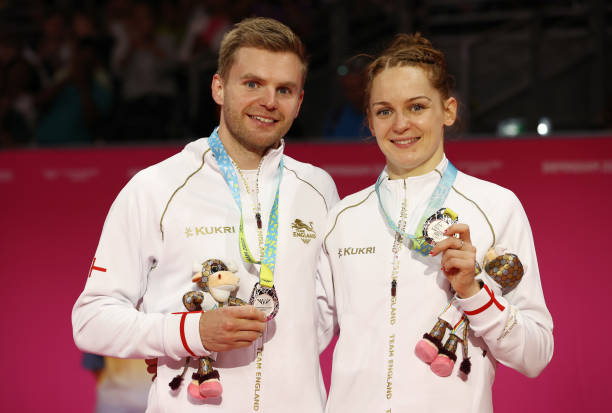 羽毛球拍价格差异大？材质、品牌如何影响定价？