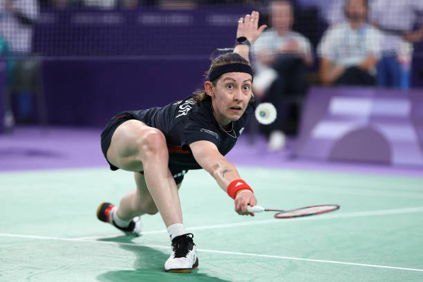 羽毛球馆的球拍选择多吗？适合新手吗？