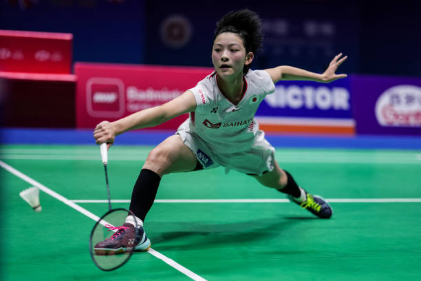 儿童羽毛球拍对比：碳纤维 vs 铝合金哪种更好？