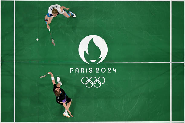 羽毛球场地画线规则：单打双打边界线如何区分？