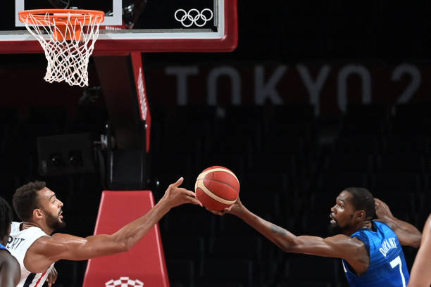 友谊赛加时赛：篮球比赛中的特殊安排