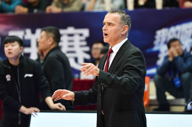 初中生篮球比赛实战技巧训练方法