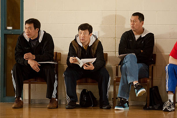 投篮姿势的要点：图文详解如何保持平衡与发力