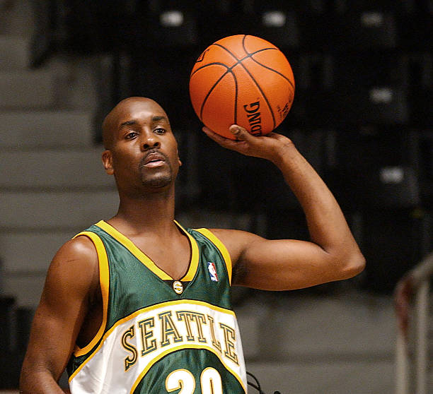 张伯伦女友标准大揭秘：他最爱什么样的女性？