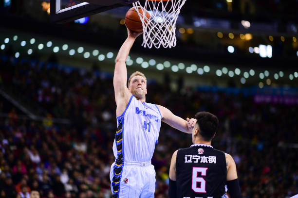 詹姆斯 vs 杜兰特：巅峰对决的nba体育直播看点