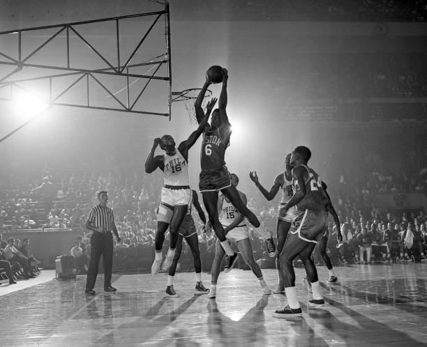 篮球翻腕犯规详解：规则、判罚与避免技巧