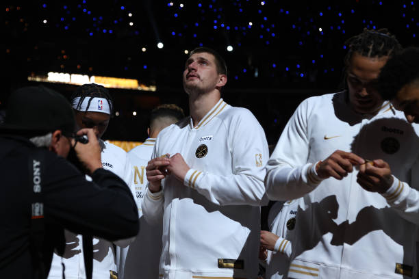 篮球场设计方案的学生视角：功能与美学的平衡