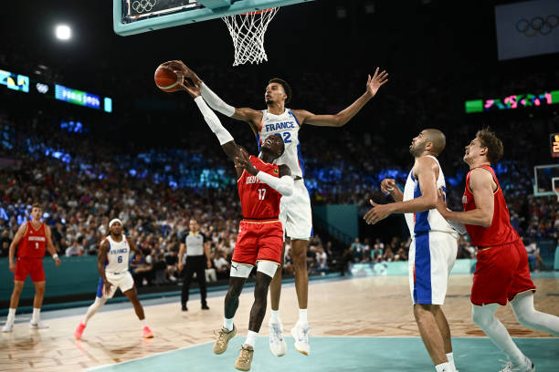 不可错过的杰梅因·奥尼尔十佳球集锦，感受NBA硬汉风采！