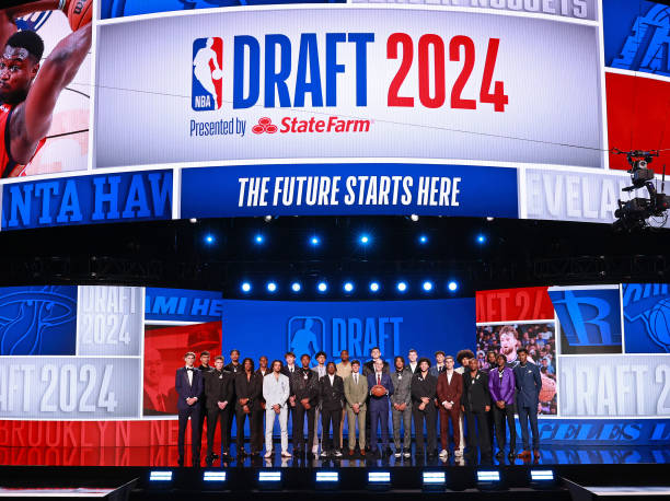 从乔丹到詹姆斯：NBA历史上最具统治力的时代霸主