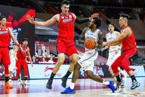 硅PU篮球场地面施工工艺及注意事项