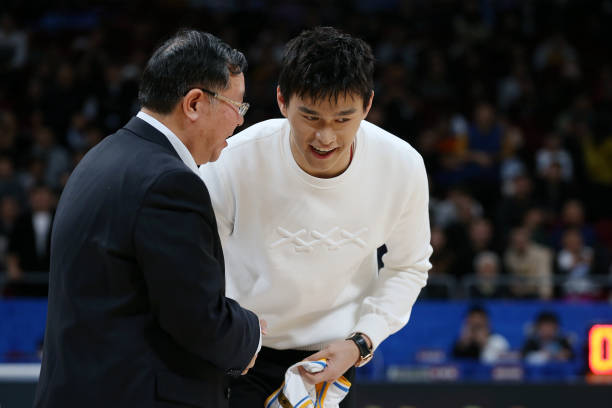 篮球规则第24条：进攻方后场时间控制